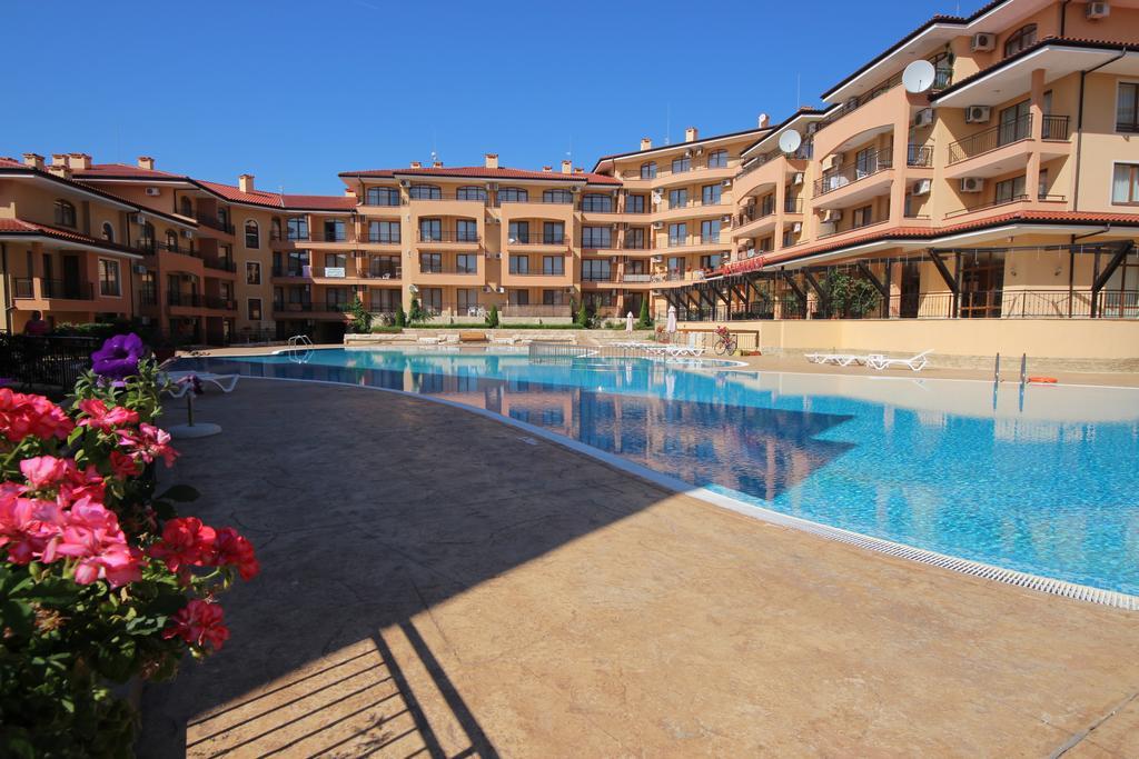 Menada Sky Dreams Apartments Свети Влас Екстериор снимка