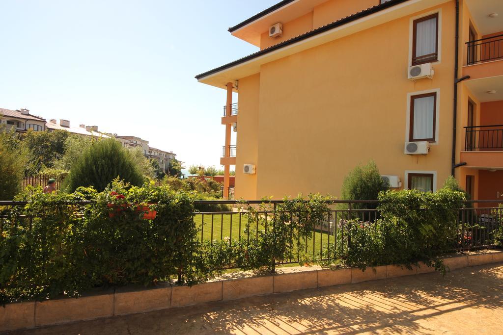 Menada Sky Dreams Apartments Свети Влас Екстериор снимка