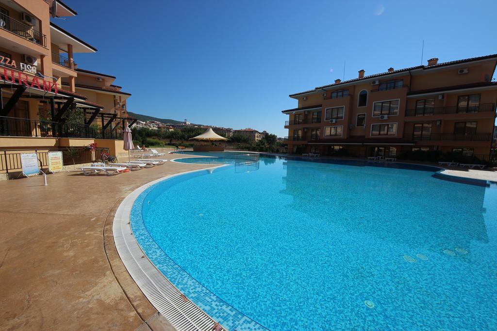 Menada Sky Dreams Apartments Свети Влас Екстериор снимка