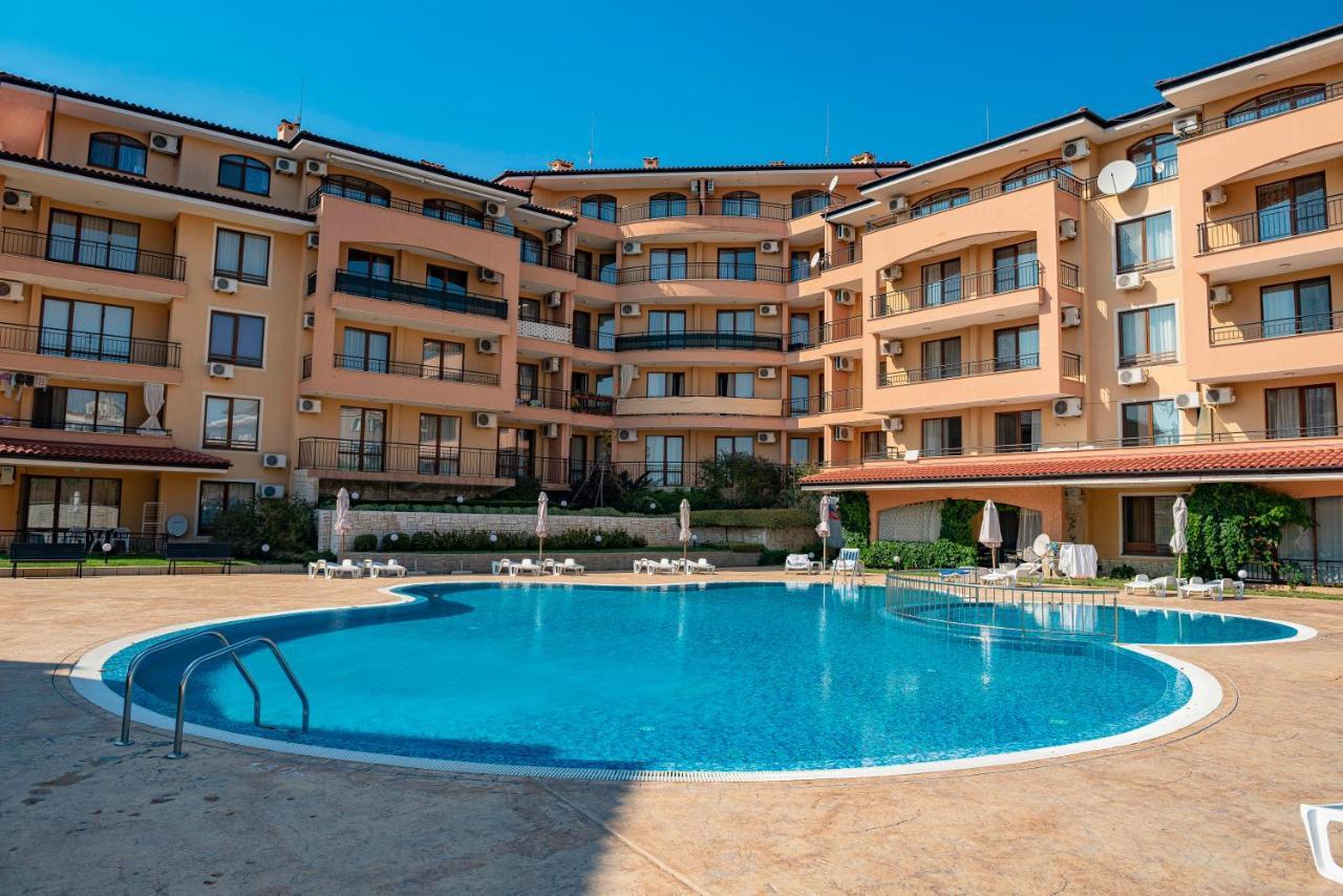 Menada Sky Dreams Apartments Свети Влас Екстериор снимка