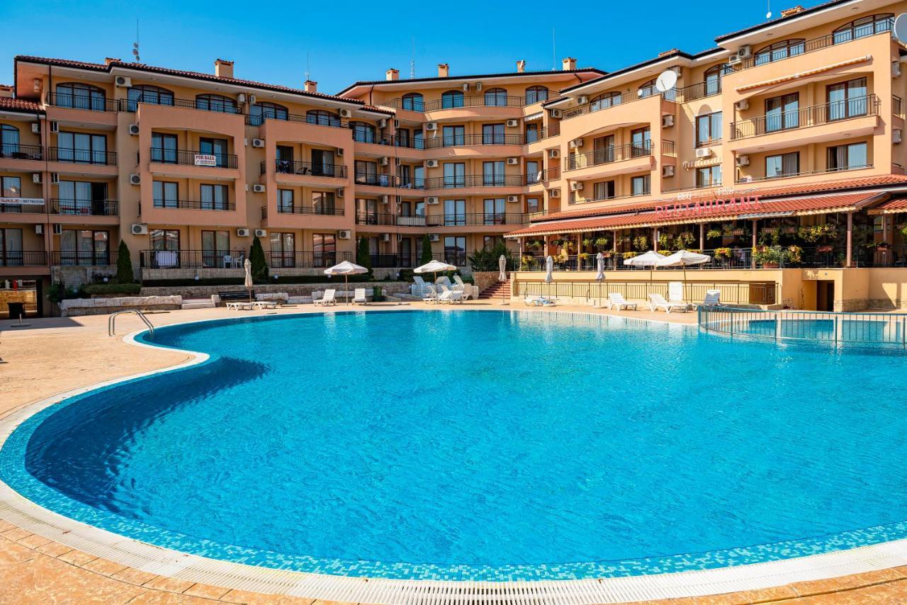 Menada Sky Dreams Apartments Свети Влас Екстериор снимка